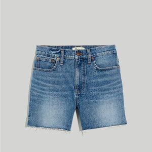 Madewell the perfect mid length jean short size 26